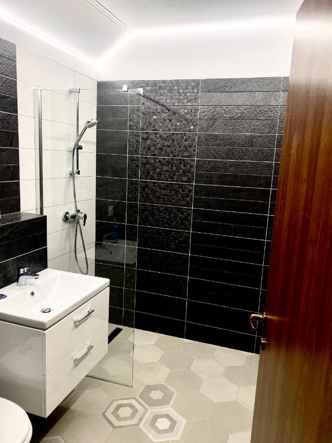 Bokorlak Apartment Odorheiu Secuiesc Buitenkant foto